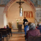 Besichtigung und Andacht in der St. Ulrichskirche in Pfuhl